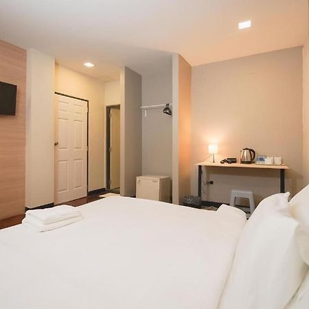 Z Go Inn Bts St Louis Silom V โกอินน์ บีทีเอส เซนต์หลุยส์ สีลม 3 Bangkok Eksteriør bilde
