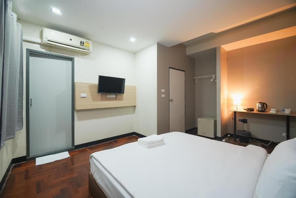 Z Go Inn Bts St Louis Silom V โกอินน์ บีทีเอส เซนต์หลุยส์ สีลม 3 Bangkok Eksteriør bilde