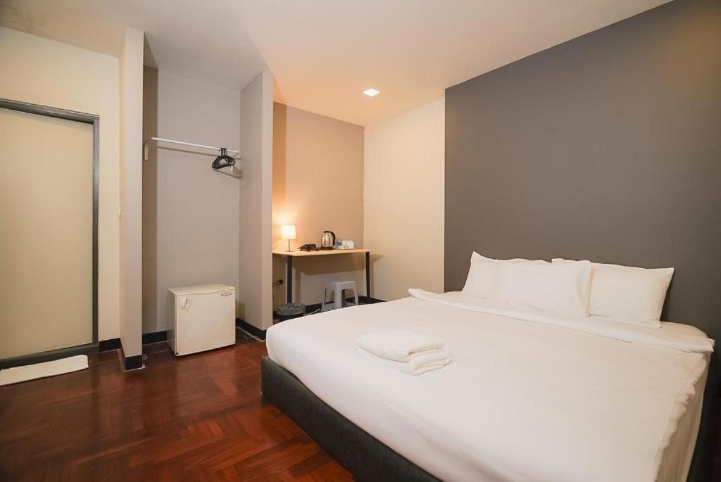 Z Go Inn Bts St Louis Silom V โกอินน์ บีทีเอส เซนต์หลุยส์ สีลม 3 Bangkok Eksteriør bilde