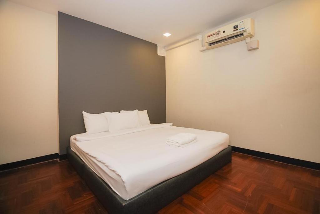 Z Go Inn Bts St Louis Silom V โกอินน์ บีทีเอส เซนต์หลุยส์ สีลม 3 Bangkok Eksteriør bilde